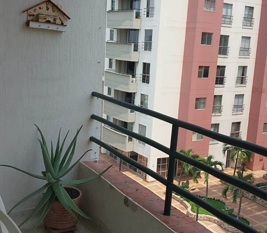 Apartamento en venta en Prados del Norte, Cali de 85 m²