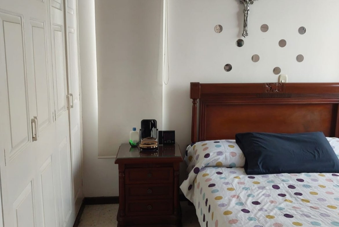 Apartamento en venta en Prados del Norte, Cali de 85 m²