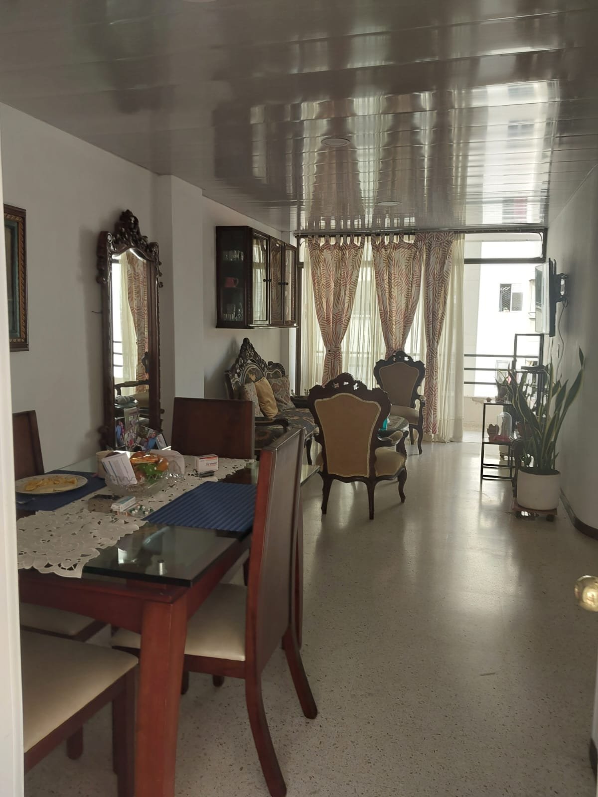 314202-454753-961931526964191 Apartamento en venta en Prados del Norte, Cali de 85 m²