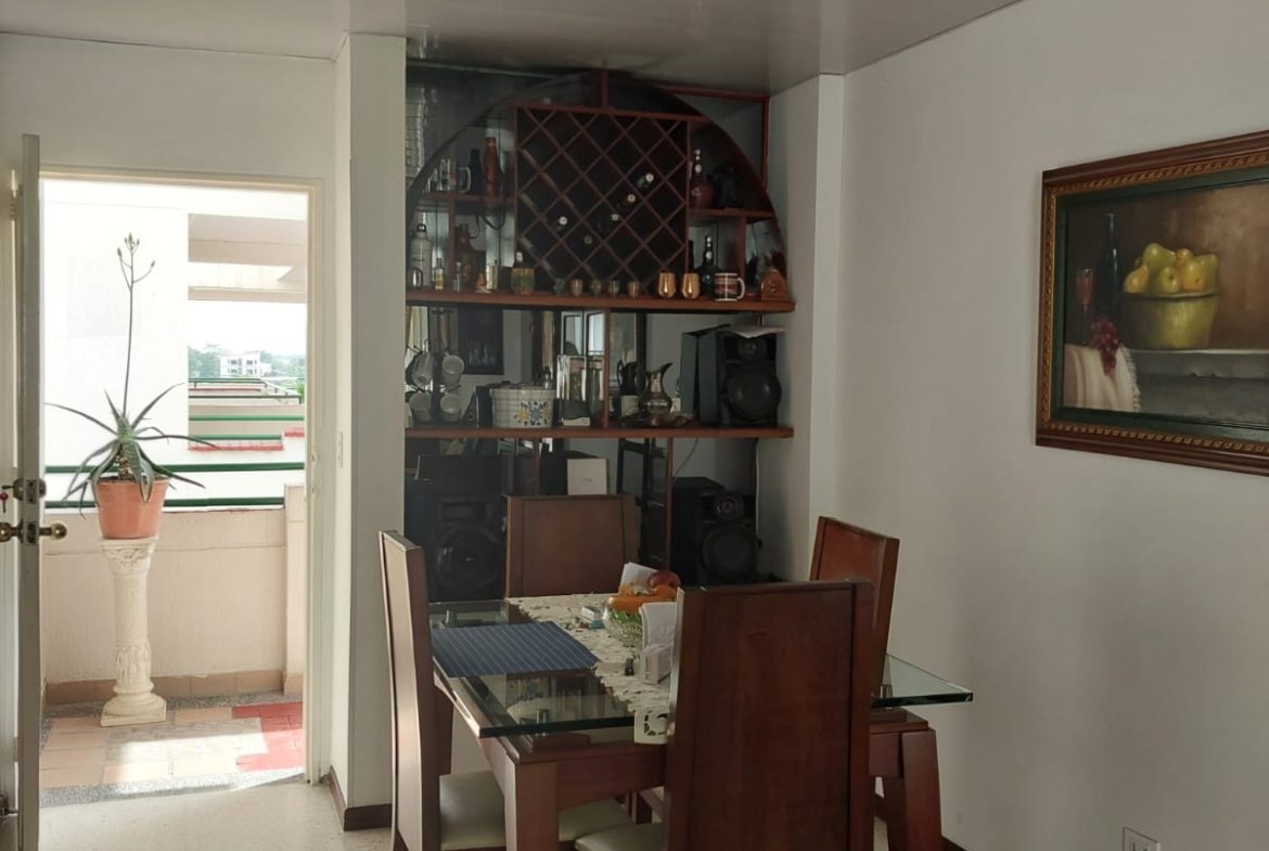 Apartamento en venta en Prados del Norte, Cali de 85 m²