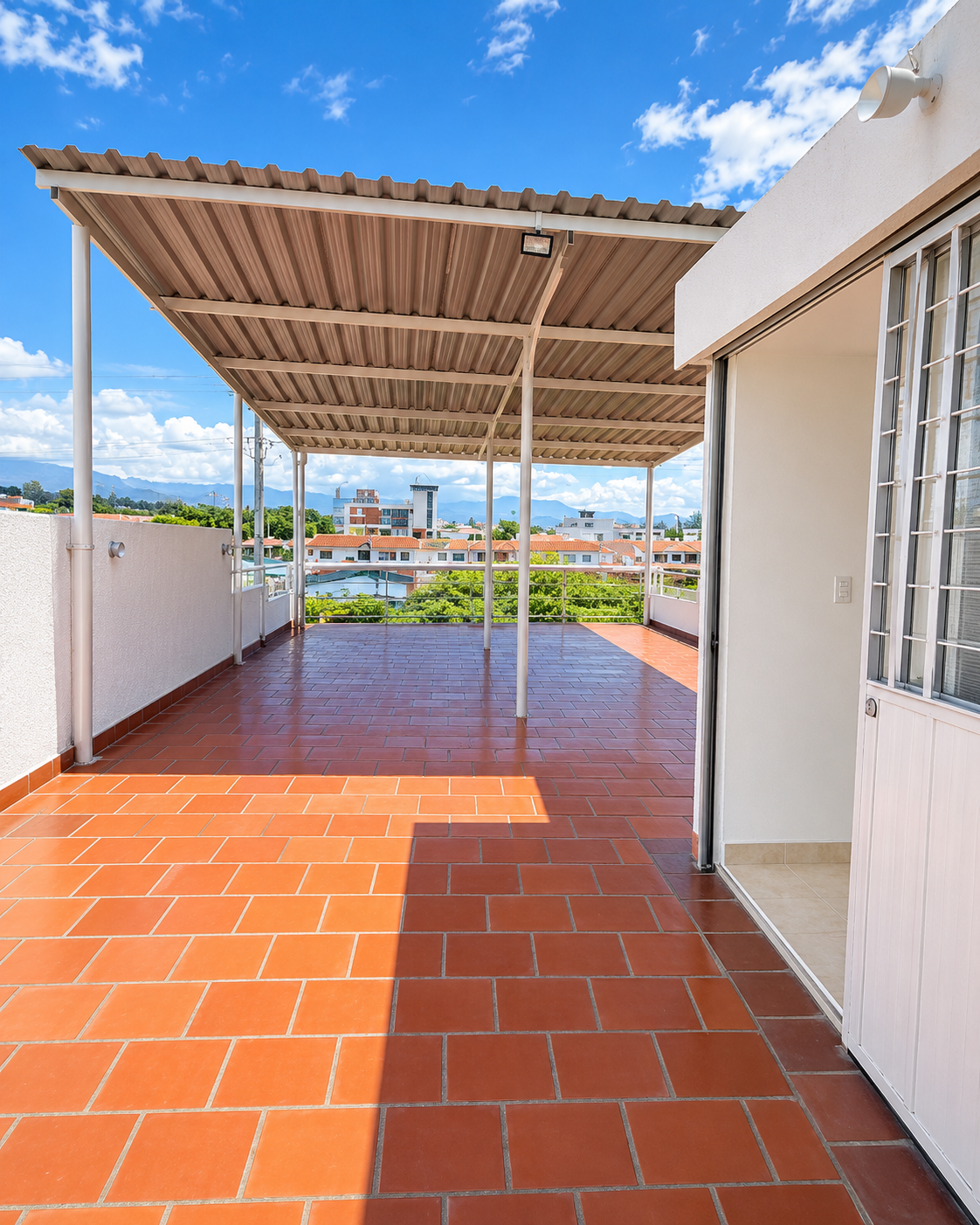 3a02c8c0-8153-4b66-8b29-6a78de2bf52d Venta de Casa en Cúcuta, barrio La Ceiba de 3 niveles