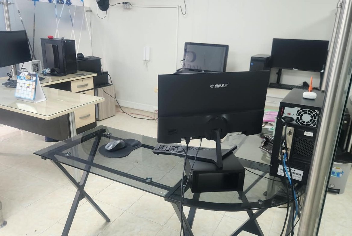 Oficina en venta ubicada en Rovira Plaza con parqueadero, Bucaramanga