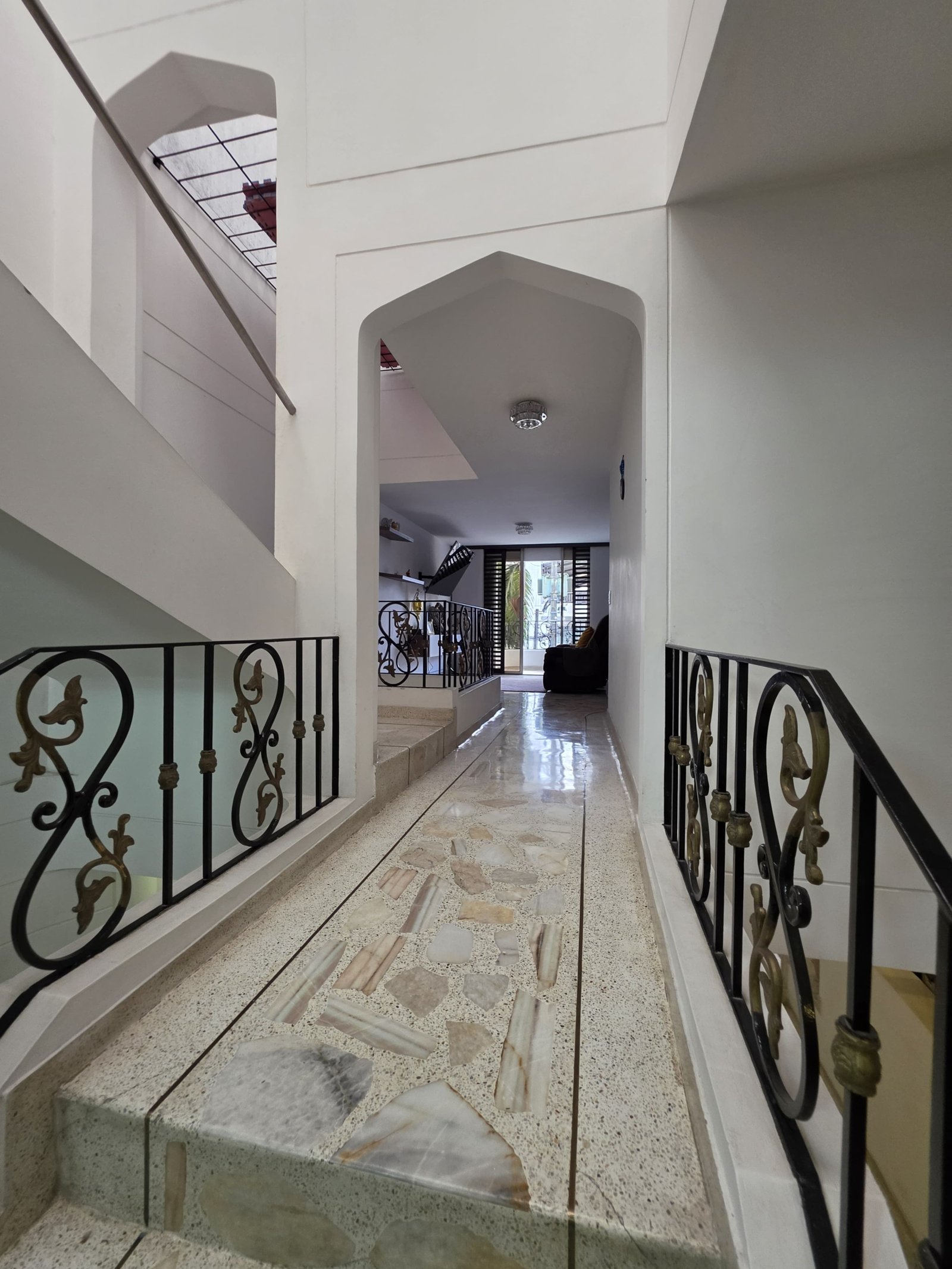 Casa en venta en el Ingenio Cali de 440 metros de 3 niveles