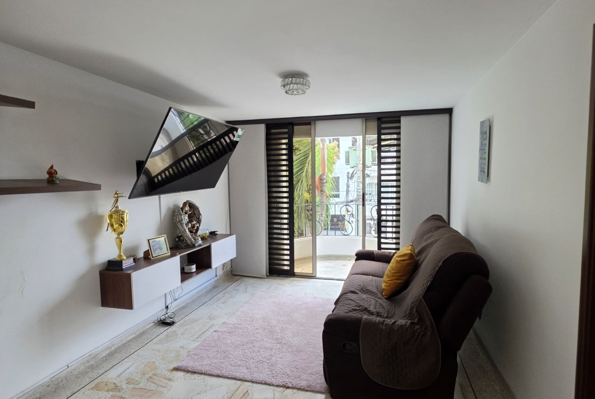 Casa en venta en el Ingenio Cali de 440 metros de 3 niveles