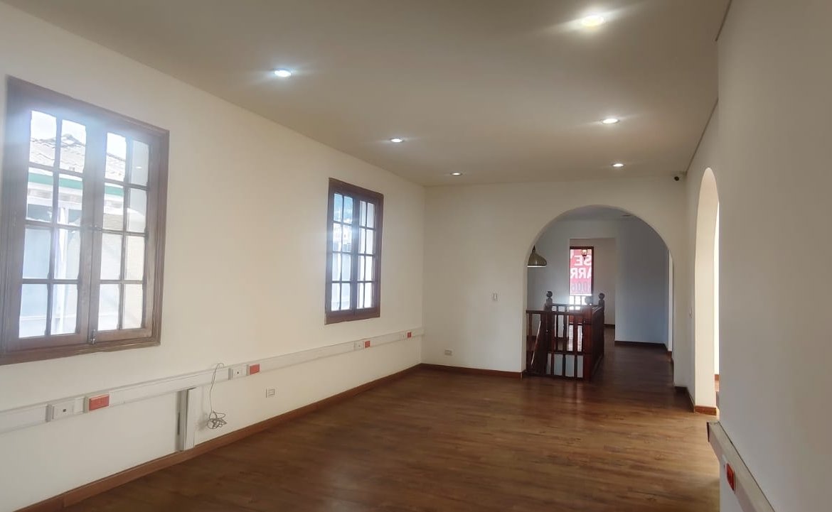 Casa en Teusaquillo para arriendo o venta, uso institucional
