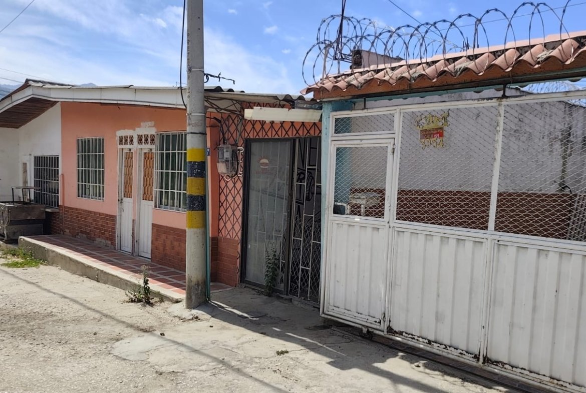 PROPIEDAD DE 600 M2, HOSTAL, LOCALES COMERCIALES Y CASA LOTE EN SANTA MARTA