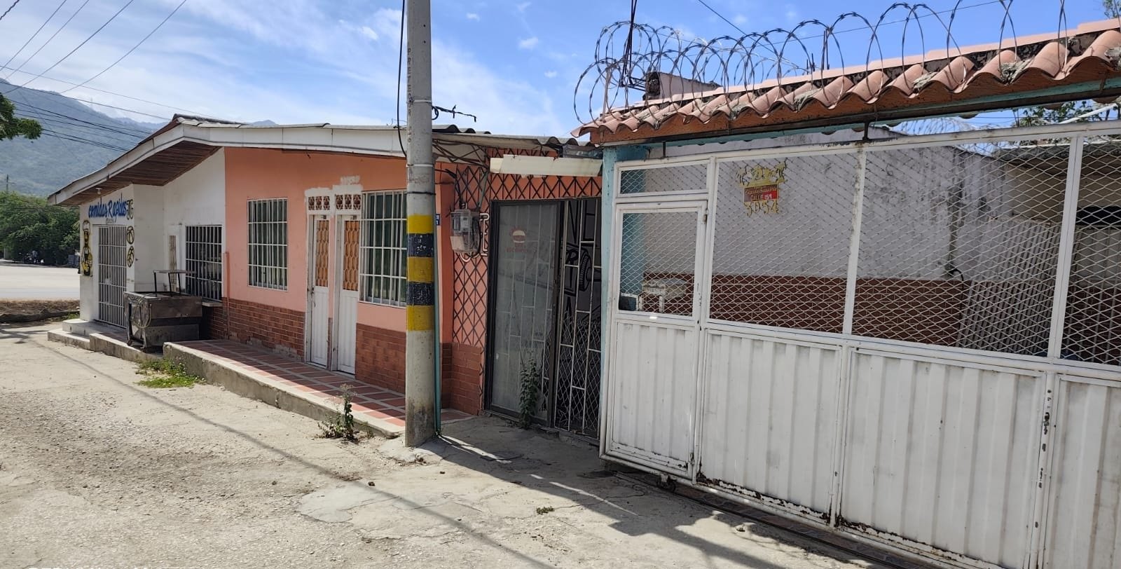 PROPIEDAD DE 600 M2, HOSTAL, LOCALES COMERCIALES Y CASA LOTE EN SANTA MARTA
