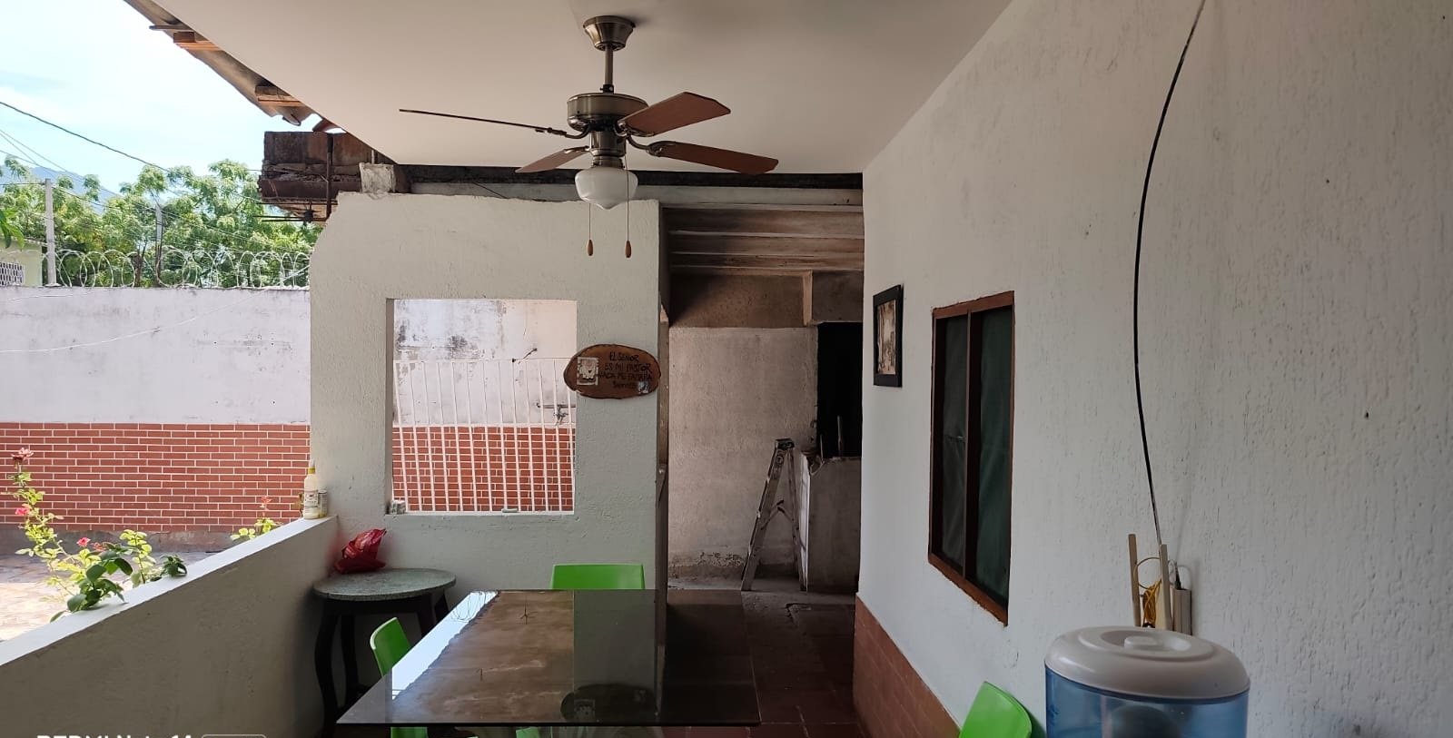 PROPIEDAD DE 600 M2, HOSTAL, LOCALES COMERCIALES Y CASA LOTE EN SANTA MARTA