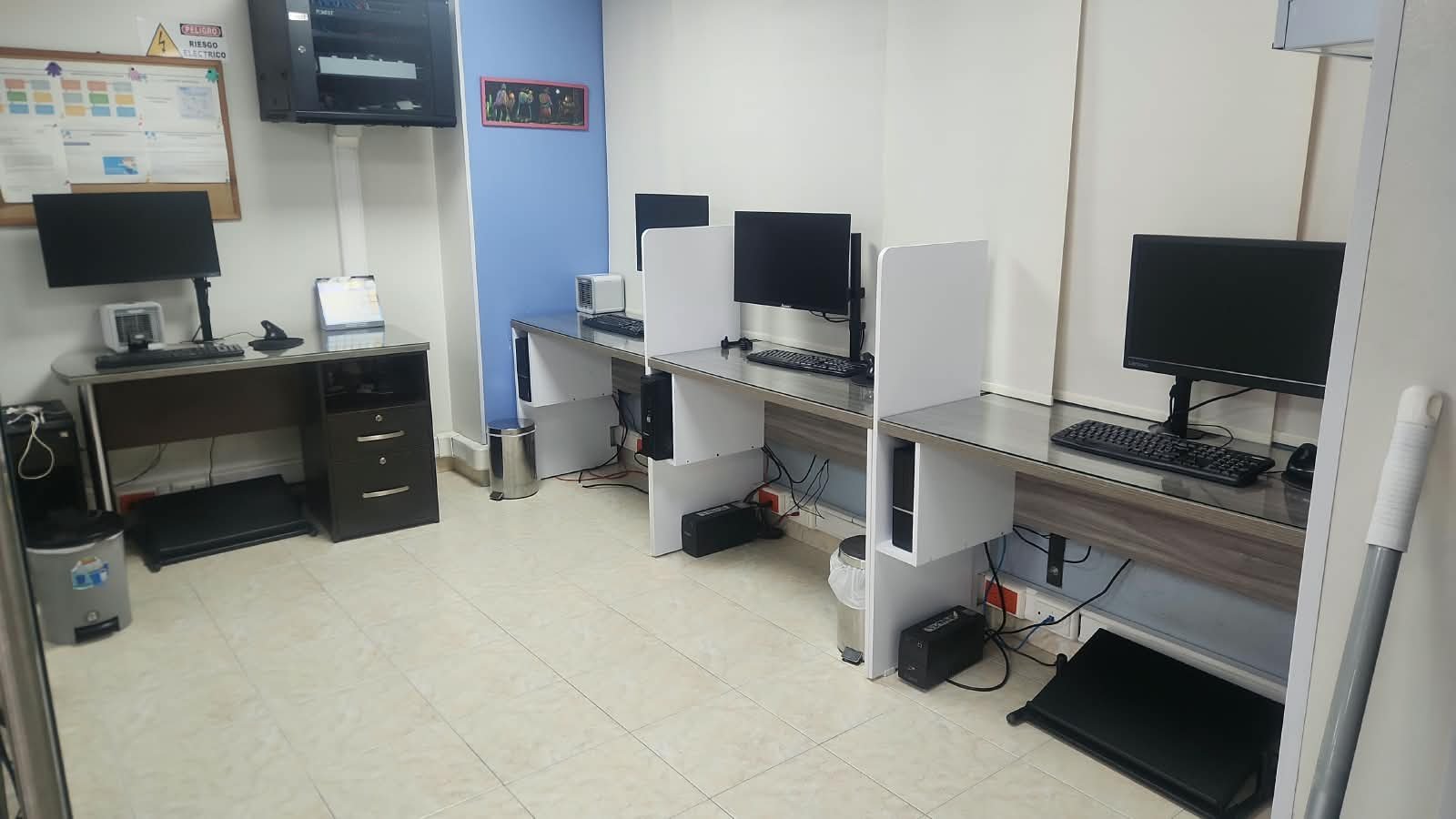 Oficina en venta ubicada en Rovira Plaza con parqueadero, Bucaramanga