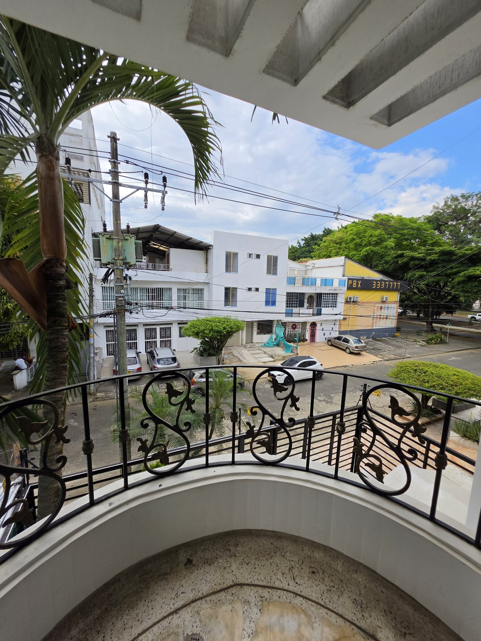 Casa en venta en el Ingenio Cali de 440 metros de 3 niveles