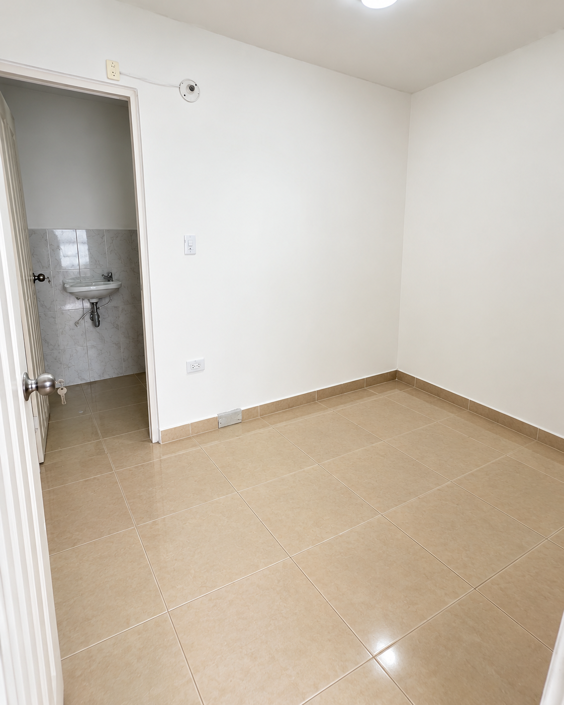 9368247c-d607-4276-9e1c-0337ff8182d9 Venta de Casa en Cúcuta, barrio La Ceiba de 3 niveles
