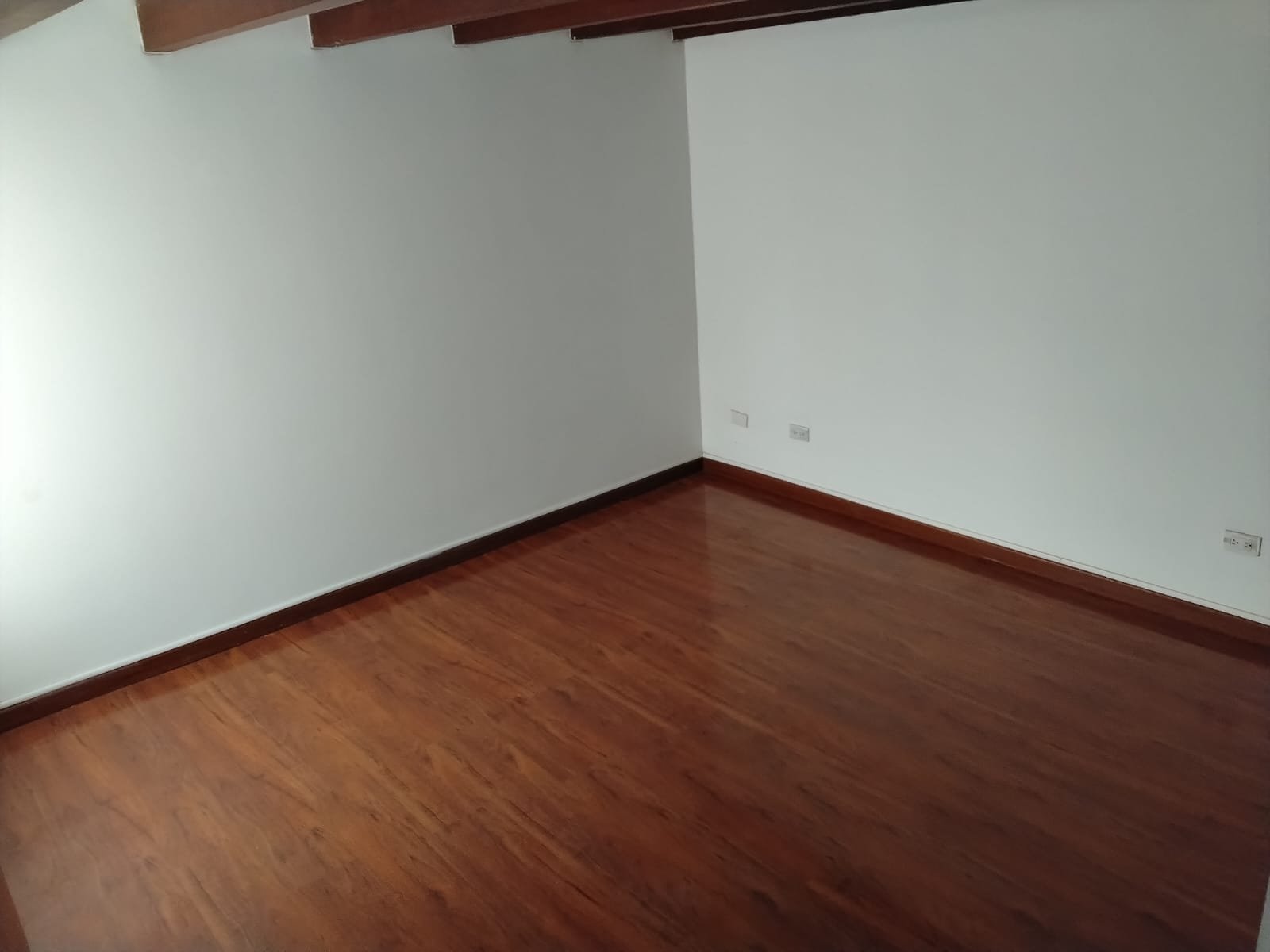 WhatsApp Image 2026-09-07 at 2.31.42 PM (4) VENTA APARTAMENTO DUPLEX QUINTA PAREDES