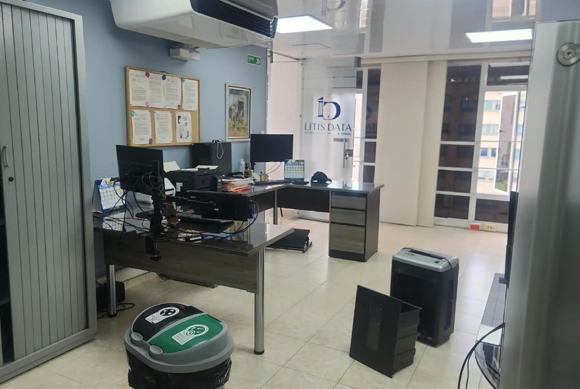 Oficina en venta ubicada en Rovira Plaza con parqueadero, Bucaramanga