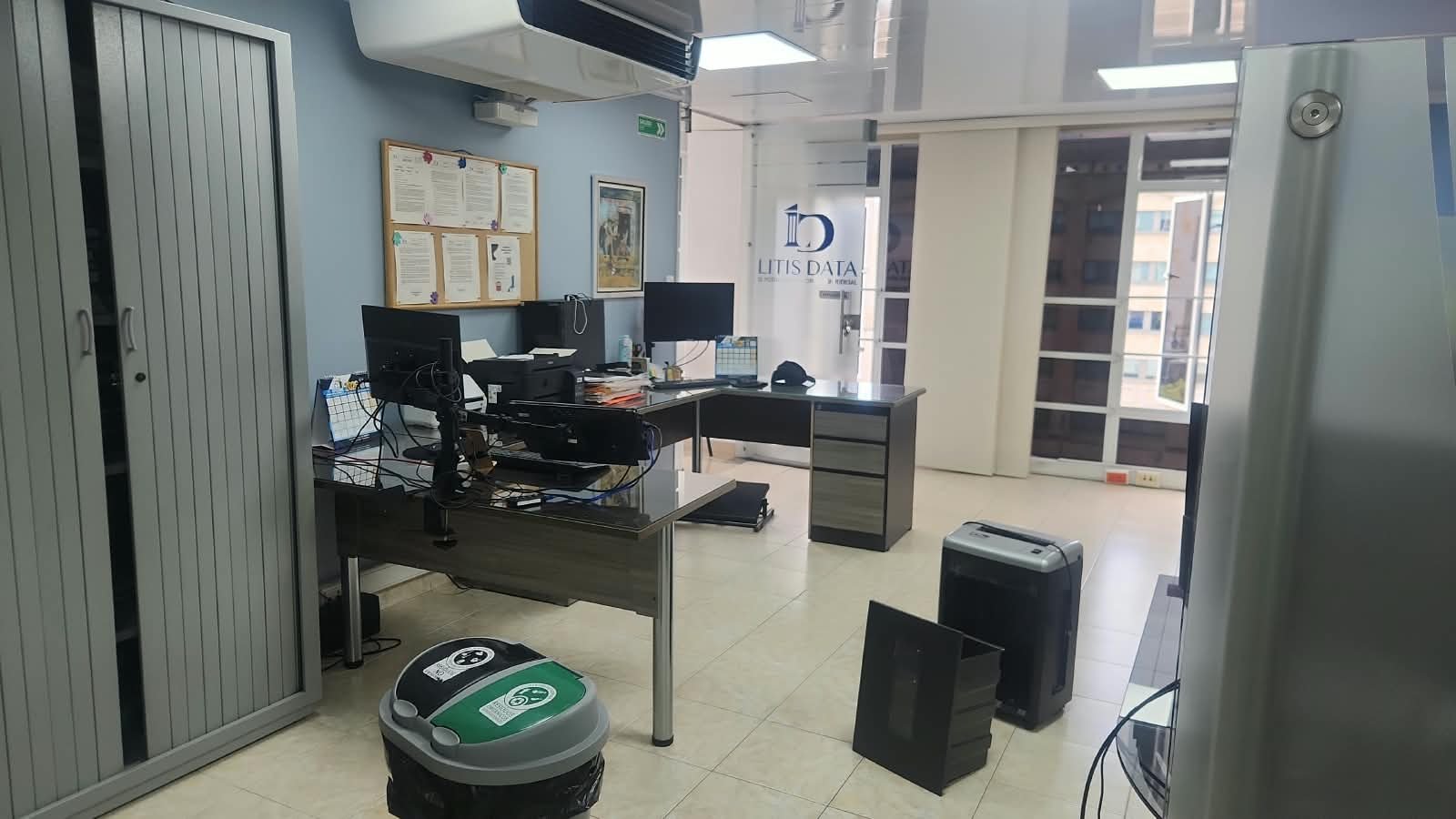 Oficina en venta ubicada en Rovira Plaza con parqueadero, Bucaramanga