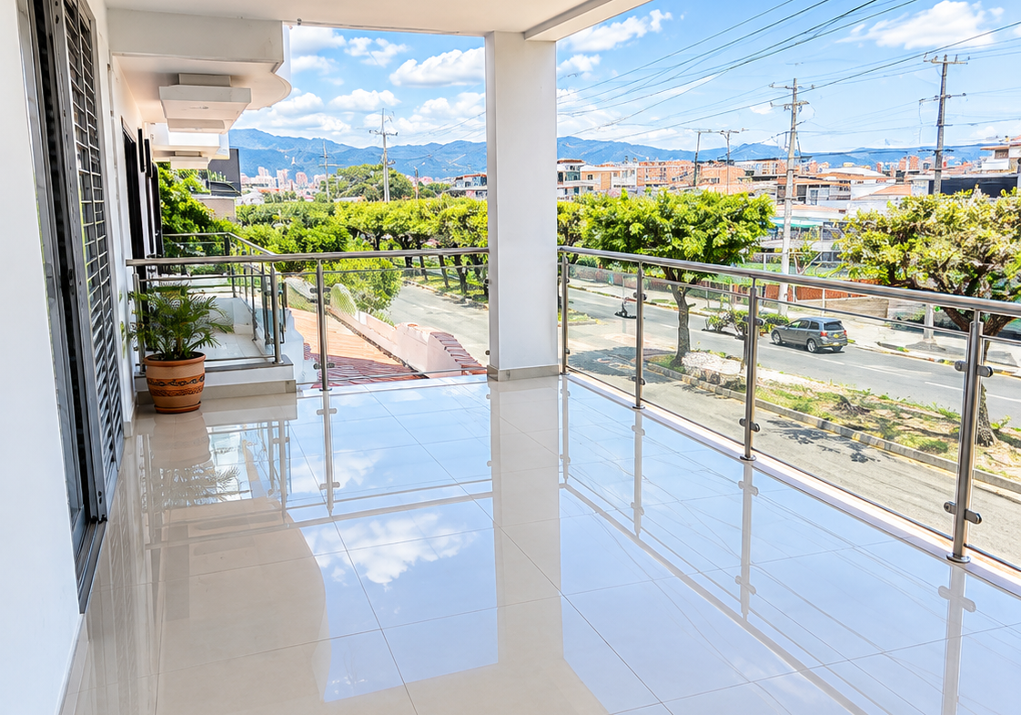 Venta de Casa en Cúcuta, barrio La Ceiba de 3 niveles