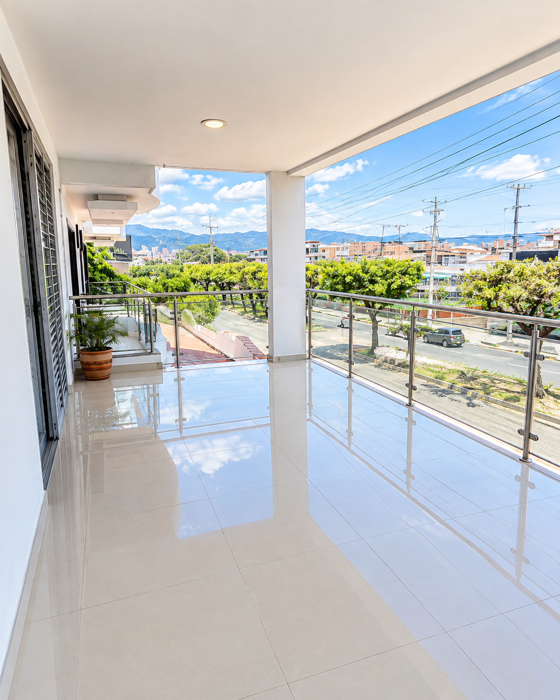 b5df20e8-bc92-40e5-b4d3-82745bc41ef3 Venta de Casa en Cúcuta, barrio La Ceiba de 3 niveles