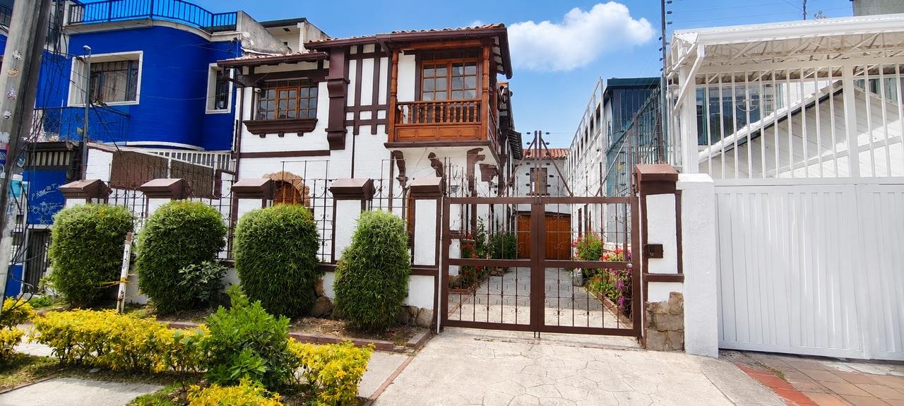 fd60654a-f456-4573-88b3-fc326f3a9856 Casa en Teusaquillo para arriendo o venta, uso institucional