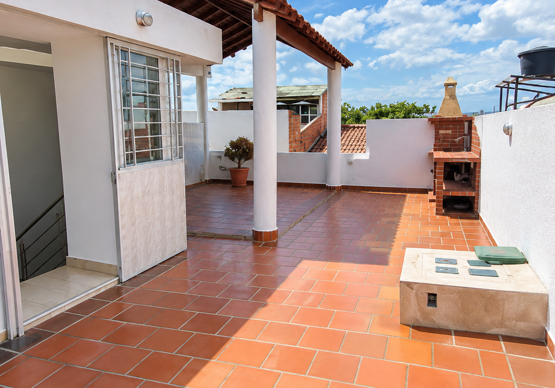 Venta de Casa en Cúcuta, barrio La Ceiba de 3 niveles