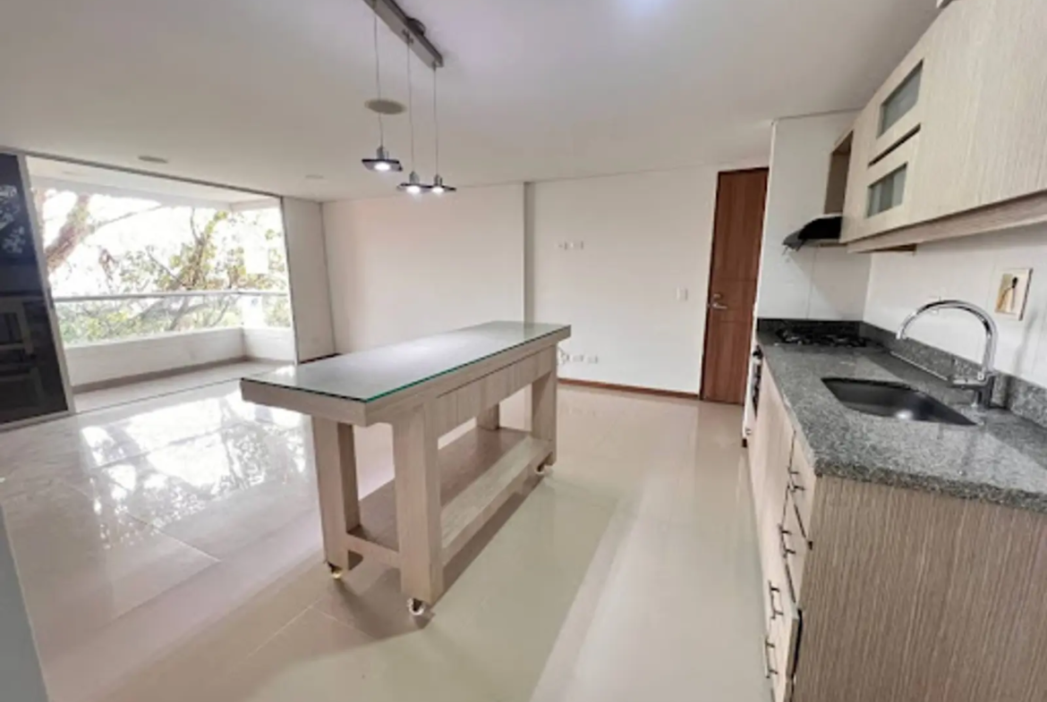 Apartamento en Arriendo en Cumbres, Envigado
