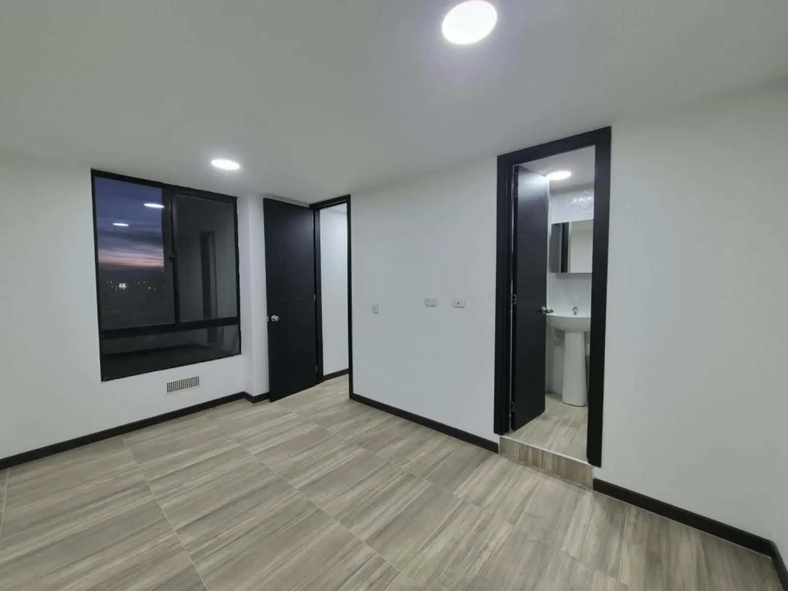 th.outside1200x1200.6a96e1d05c8f4_infocdn__127842-2-1788270383jpg Apartamento en Arriendo en Fac, Madrid