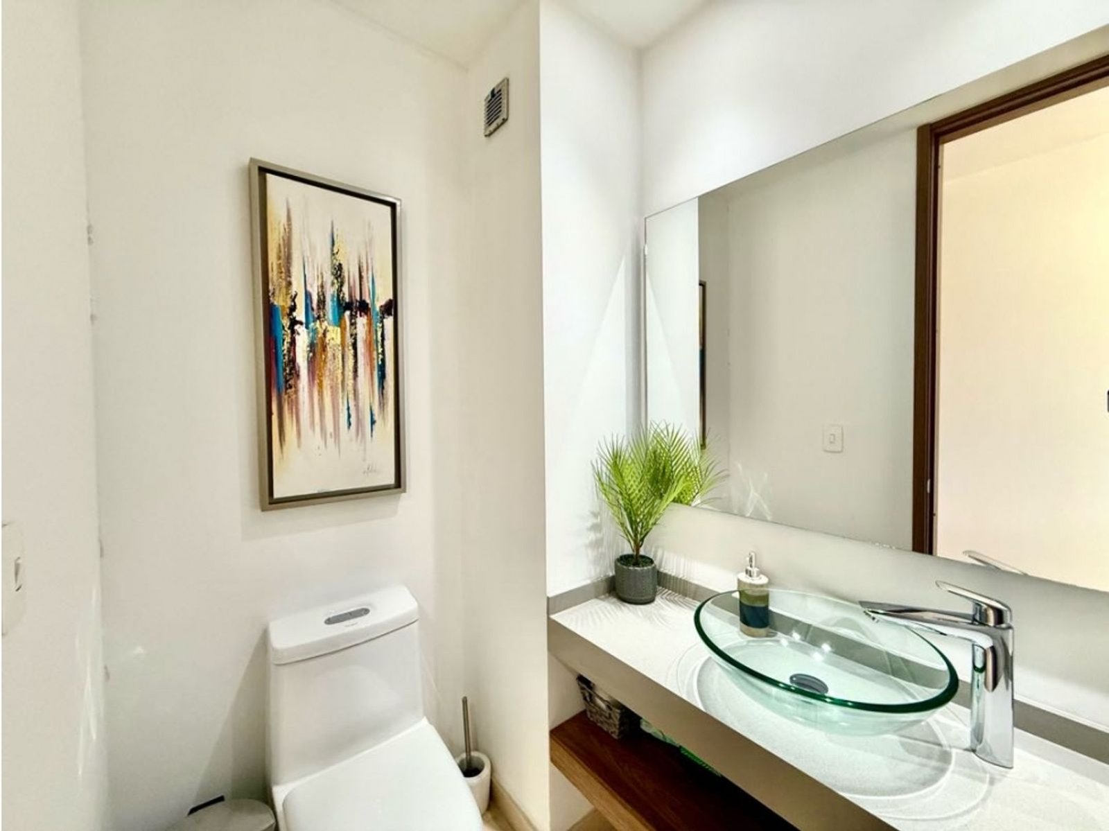 th.outside1200x1200.6a9aa8d9100b6_infocdn__gr-apartamento-en-alquiler-en-pan-1788519545-4721-1685jpeg Apartamento en Arriendo en Pance, Cali
