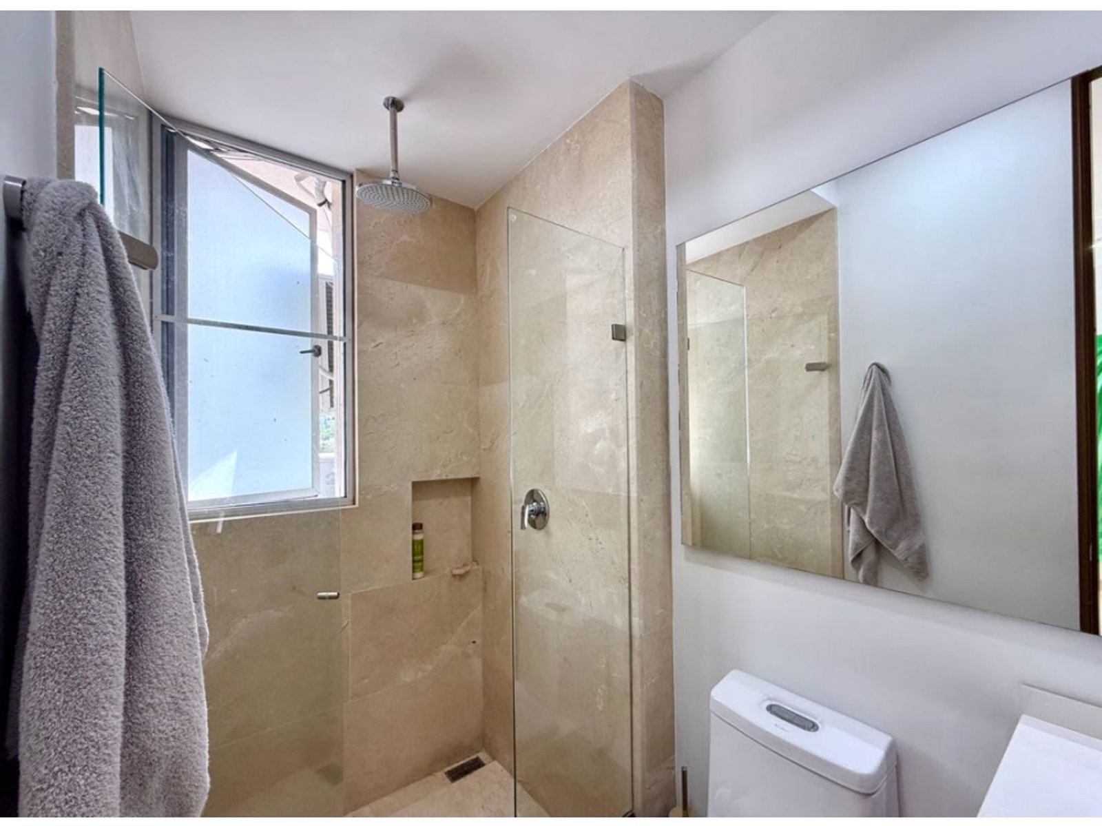 th.outside1200x1200.6a9aa8db2578b_infocdn__gr-apartamento-en-alquiler-en-pan-1788519565-7702-17jpeg Apartamento en Arriendo en Pance, Cali