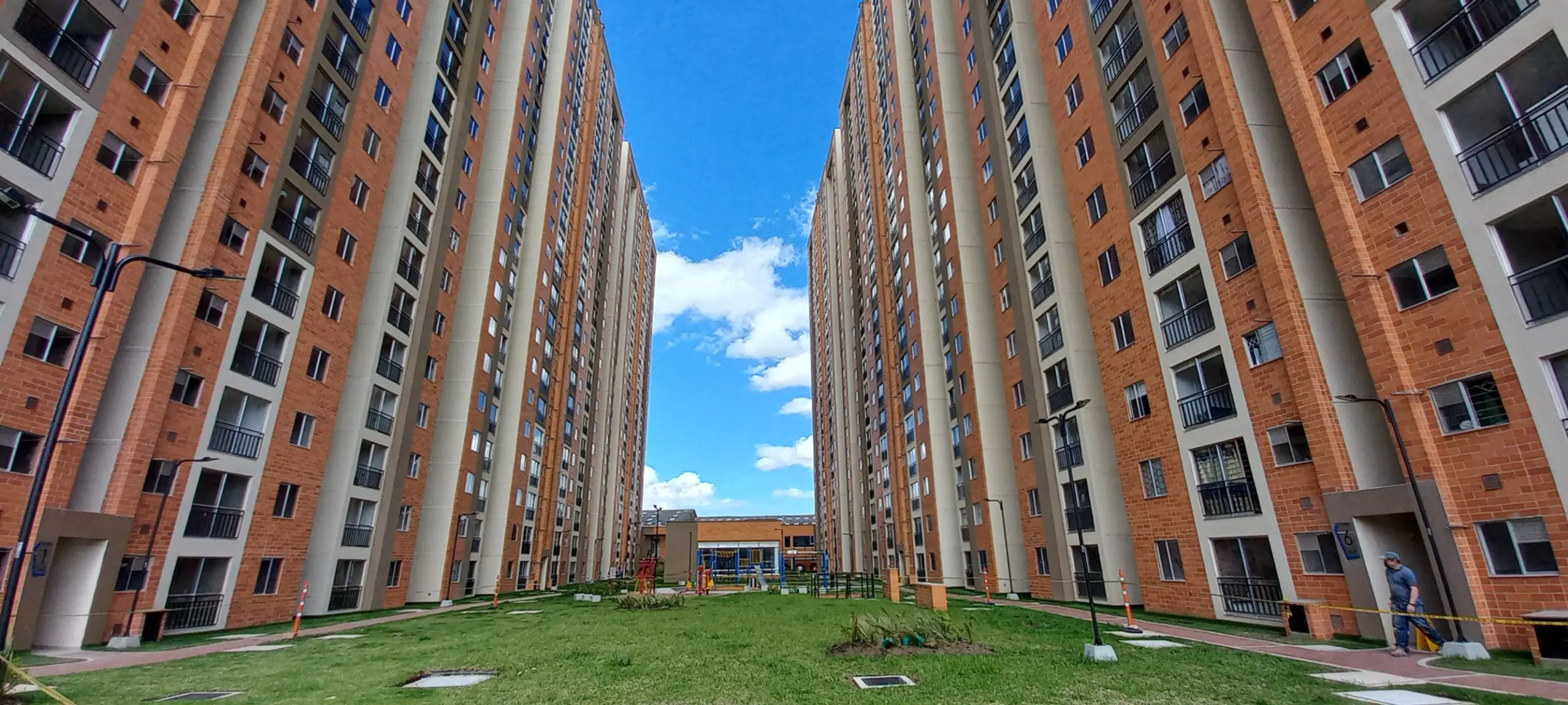 th.outside1200x1200.6a9eb25da25de_infocdn__zmcbvifwak07kkg1ch4gnxo2sfy757hbllyfkps8jpg Apartamento en Arriendo en Madelena, Bogotá