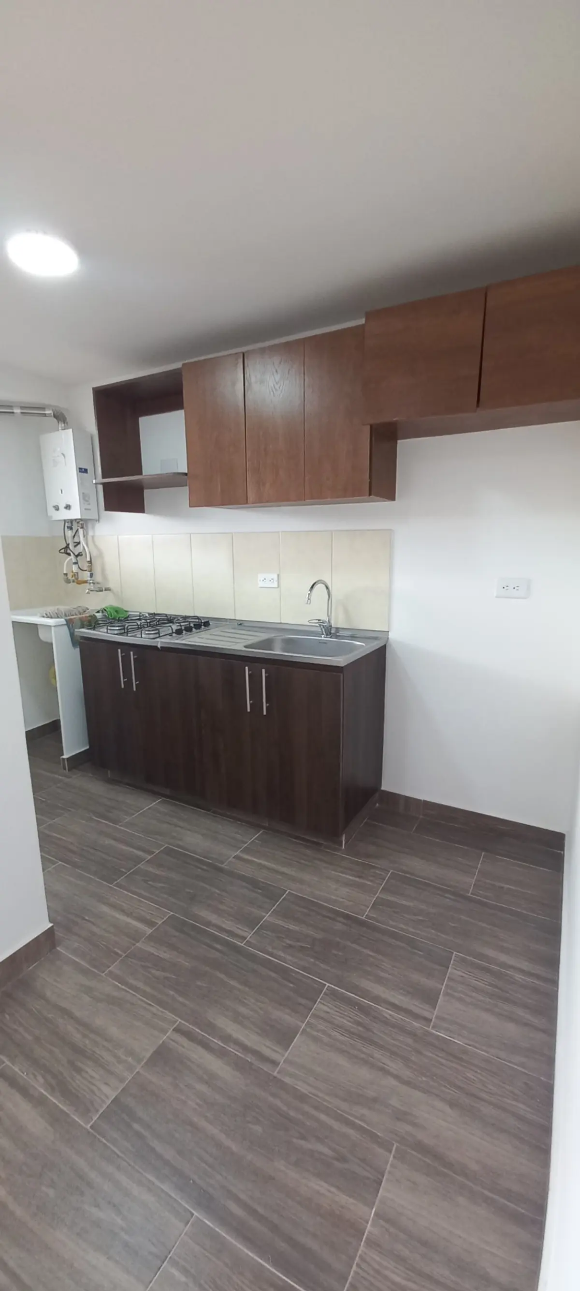 th.outside1200x1200.6a9eb287a8d4f_infocdn__kqg5vyxvvd3cma0oosijke6mpfpmxmykbbevjfzfjpg Apartamento en Arriendo en Madelena, Bogotá