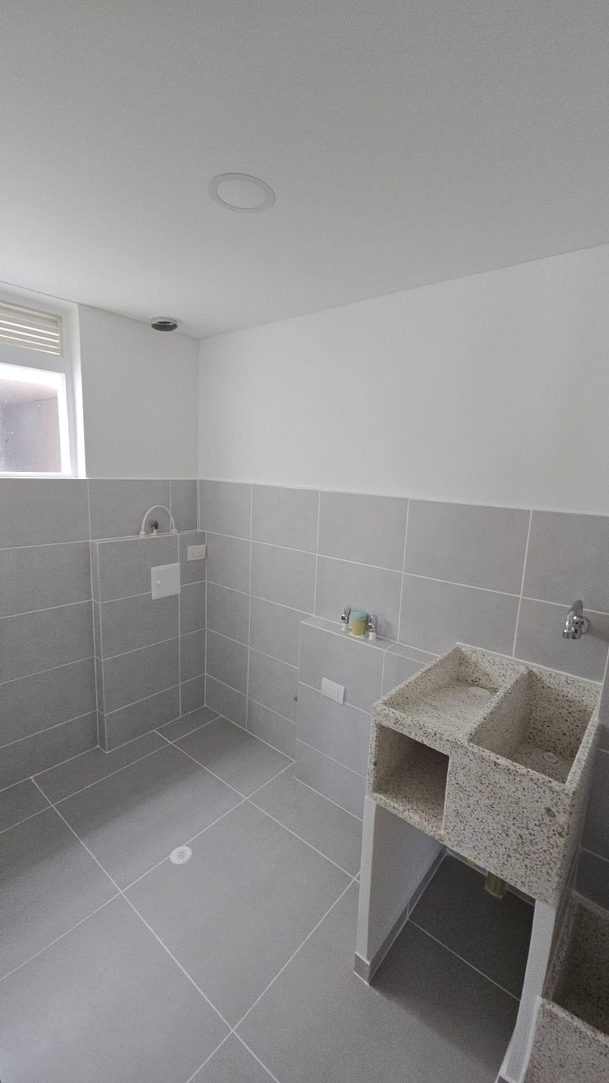 th.outside1200x1200.6a9ff9fe36d22_infocdn__ku1wknhe7pvbtiy1v9dmlsai7fryuvvfo4llywnmjpg Apartamento en Arriendo en Pance, Cali