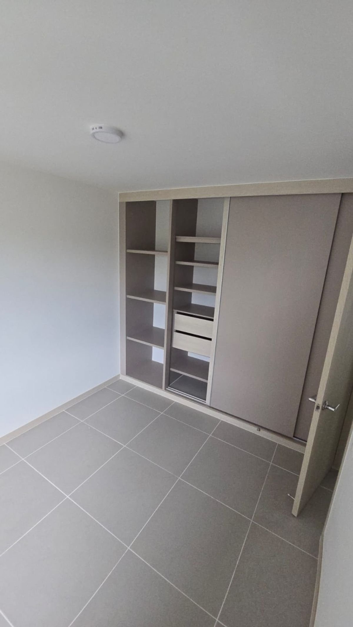 th.outside1200x1200.6a9ff9fe48da5_infocdn__elghdtckpcrddlxq1g7mgtdl2tscww5bd7hfeit2jpg Apartamento en Arriendo en Pance, Cali