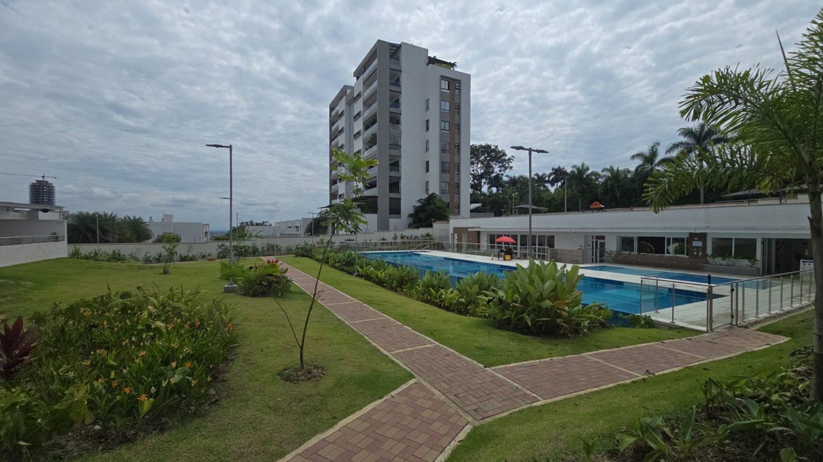 th.outside1200x1200.6a9ff9fe5cb29_infocdn__ckirqrlxxz7ln8nx96513fgrfk3znyom8vjn6lw0jpg Apartamento en Arriendo en Pance, Cali