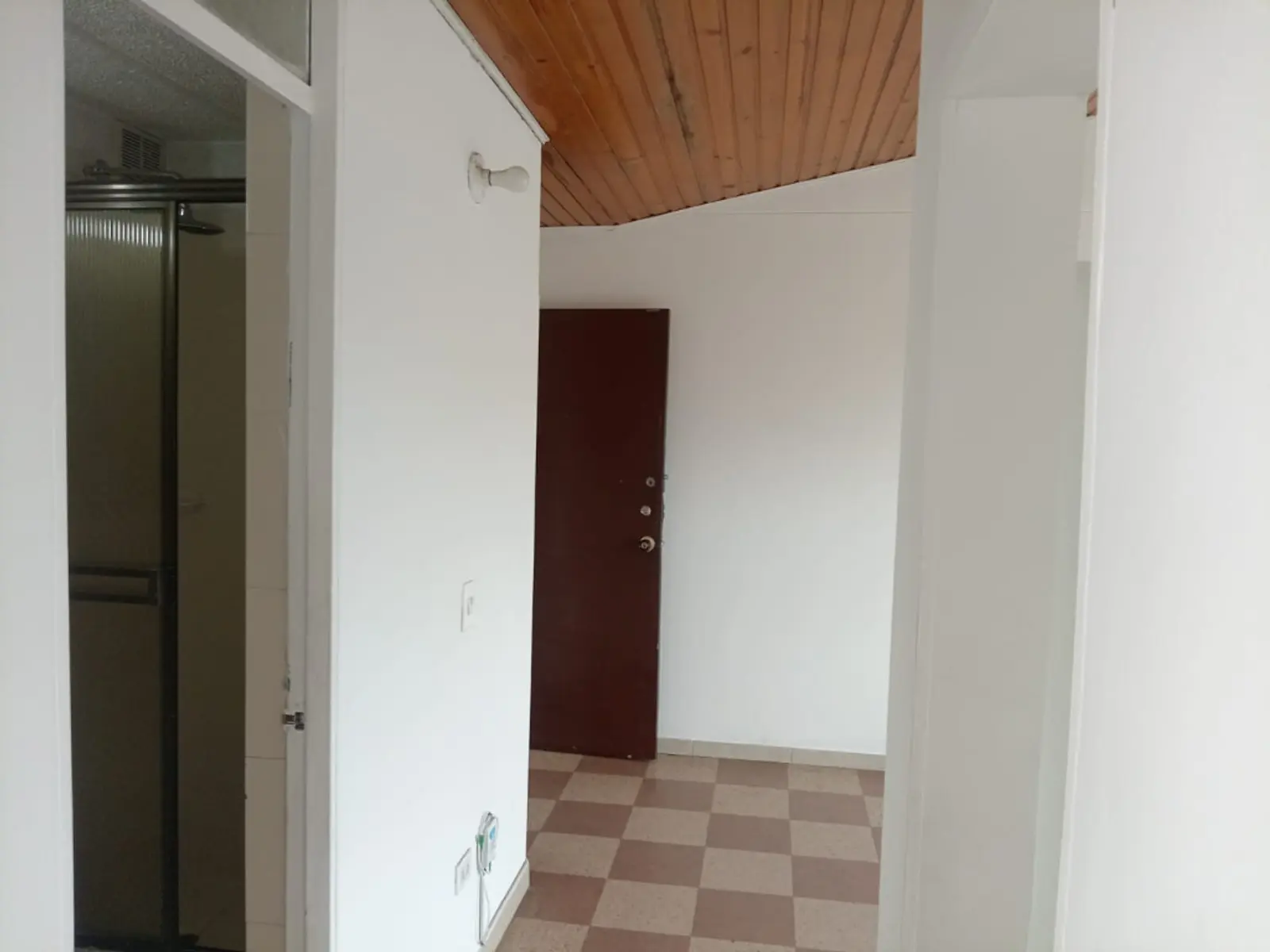 th.outside1200x1200.6aa4ef14c51c4_infocdn__1978-2-1788277879jpg Apartamento en Arriendo en Suba, Bogotá
