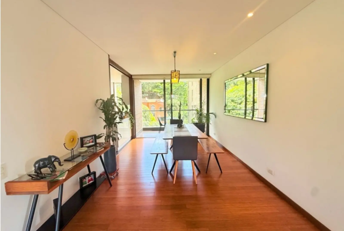 Apartamento en Arriendo en El Campestre, Medellín