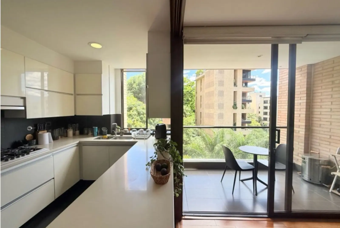 Apartamento en Arriendo en El Campestre, Medellín