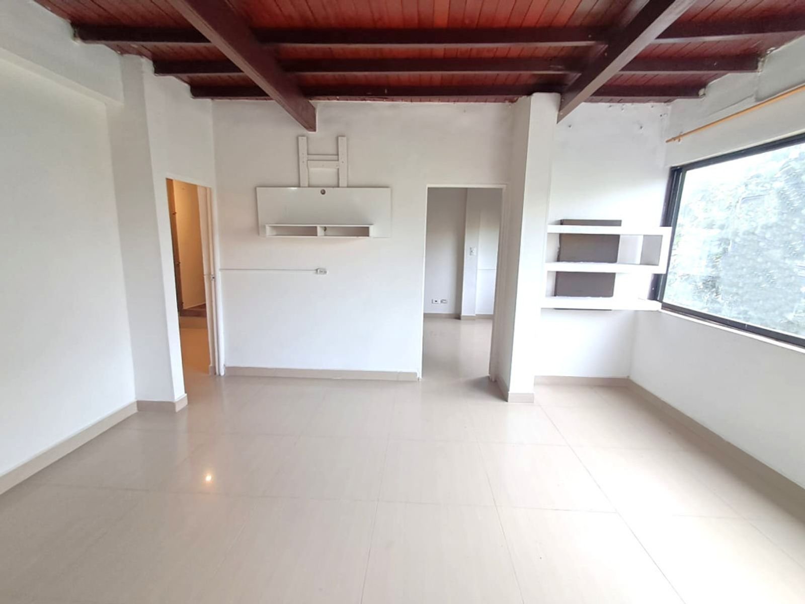 th.outside1200x1200.6aa55c6890145_infocdn__97663-1-1789218513-2jpg Apartamento en Arriendo en Cristo rey, Medellín
