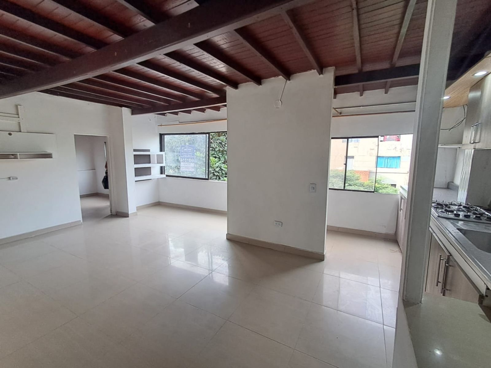 th.outside1200x1200.6aa55c699edb7_infocdn__97663-1-1789218518-9jpg Apartamento en Arriendo en Cristo rey, Medellín