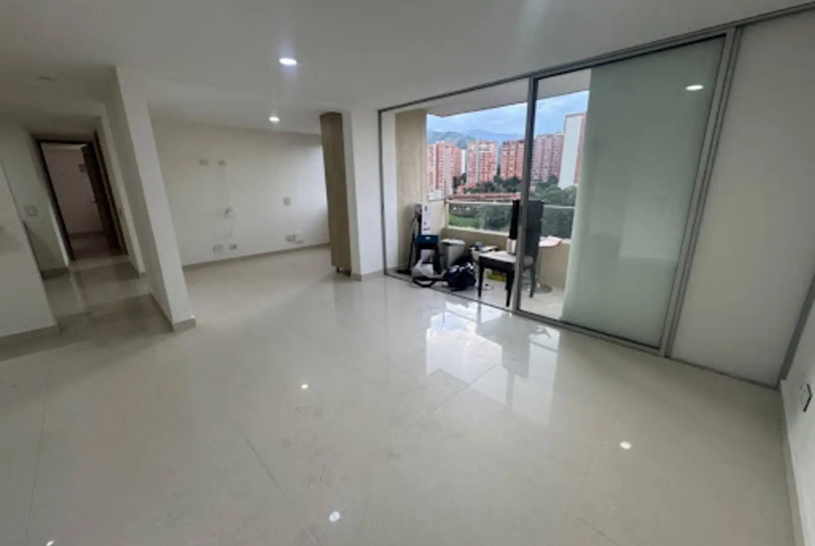 Apartamento en Arriendo en Loma de los bernal, Medellín