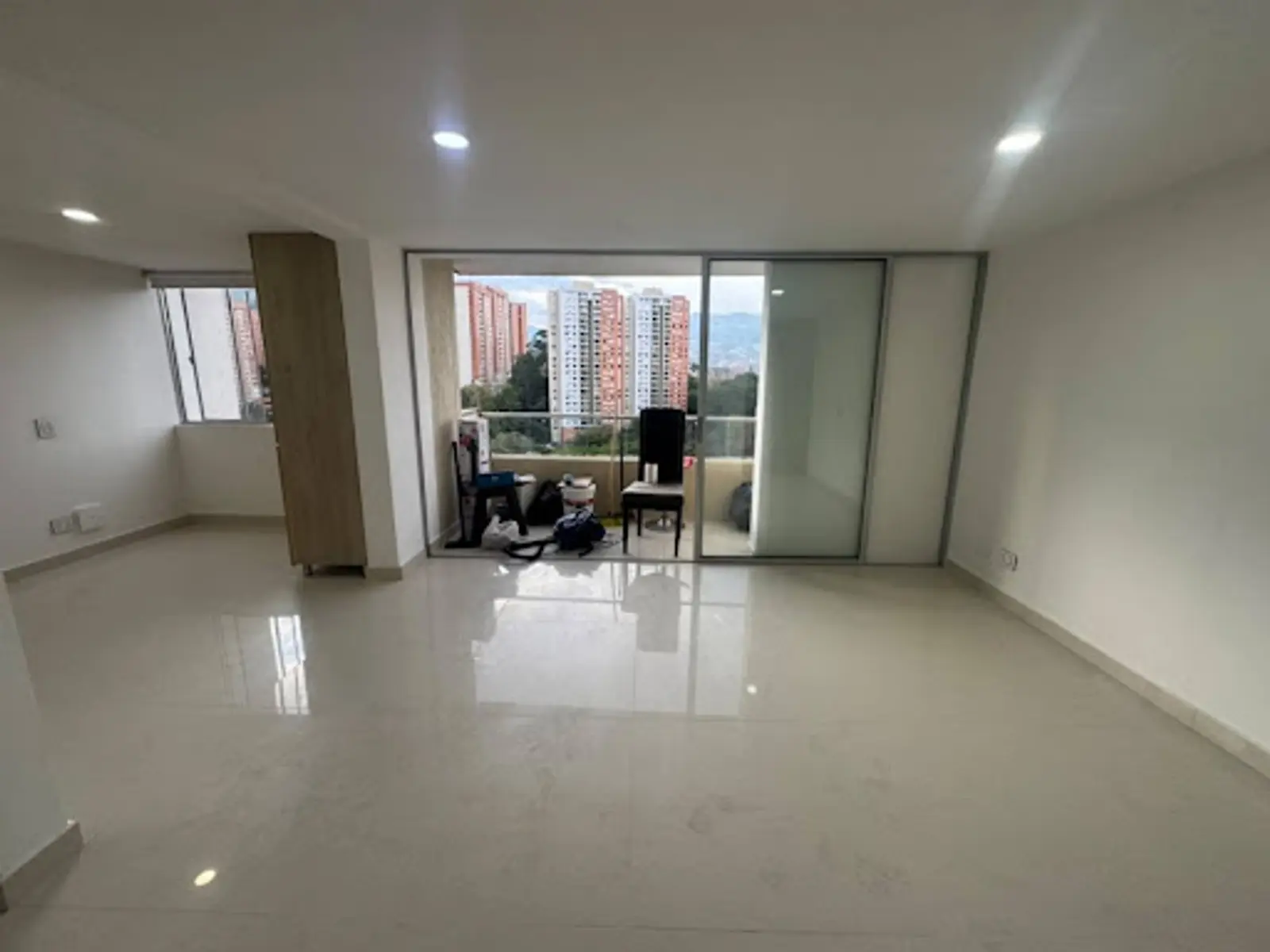 Apartamento en Arriendo en Loma de los bernal, Medellín