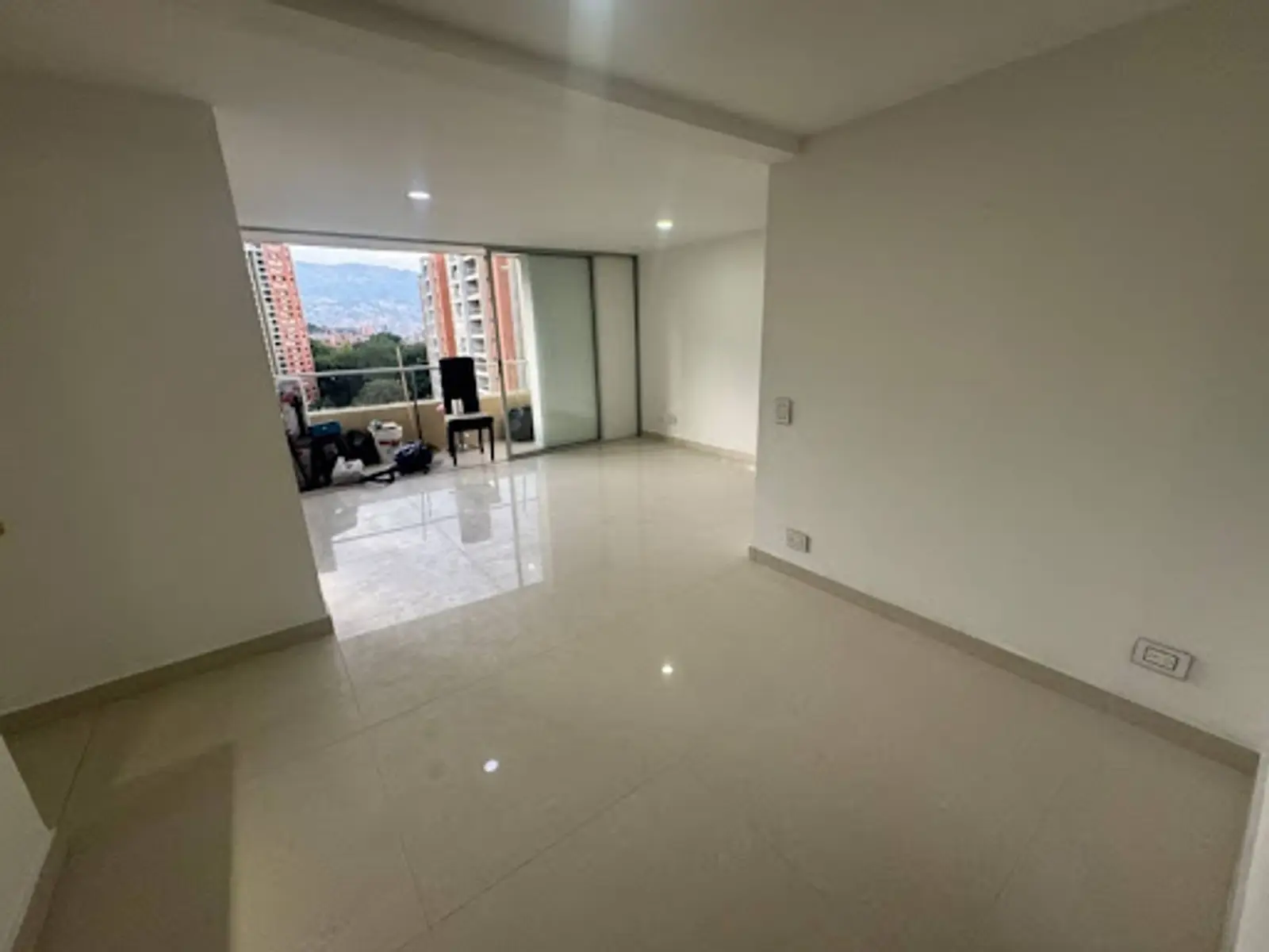 Apartamento en Arriendo en Loma de los bernal, Medellín