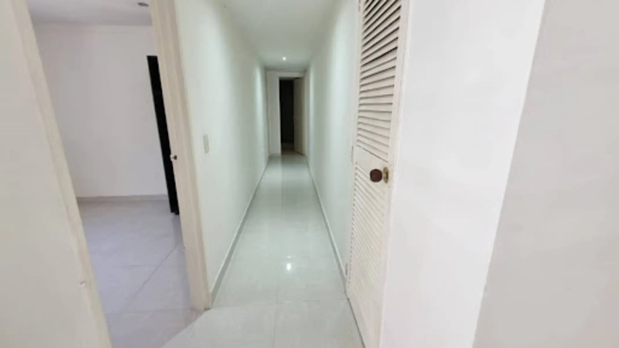 th.outside1200x1200.6aa563324c2d1_infocdn__ip8fm8ppl6kq1uuhflgxqk7imtewmwzzvw5tfw4wrocor2ksbhg5yvfqlt8qllemxdgaumarcuguupwamg5zg4u70m252ciomm1rps0aoj-o3w Apartamento en Arriendo en San diego, Medellín