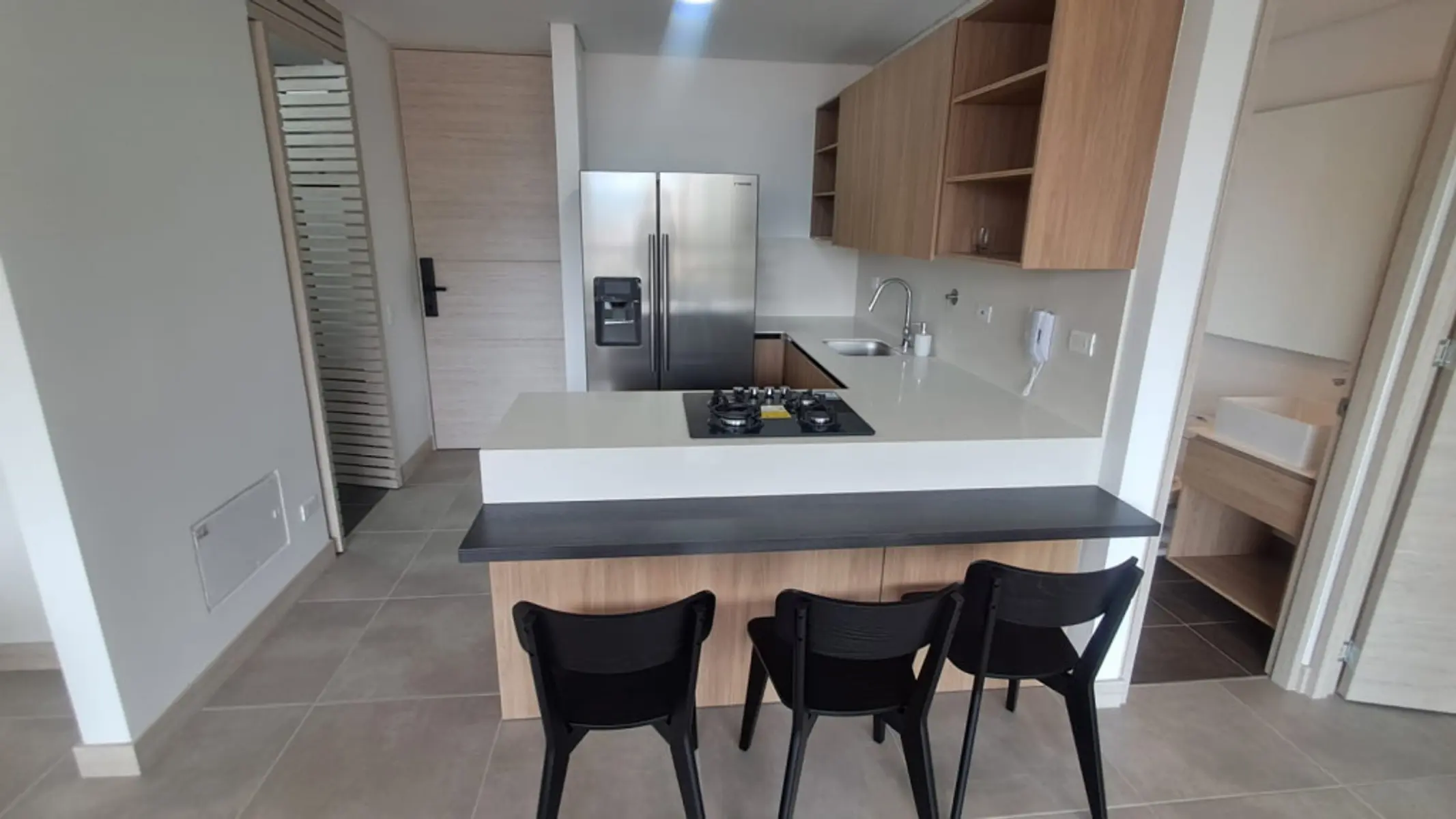 th.outside1200x1200.6aa80ac93f615_infocdn__31113-7-1789392475jpg Apartamento en Arriendo en El Poblado, Medellín