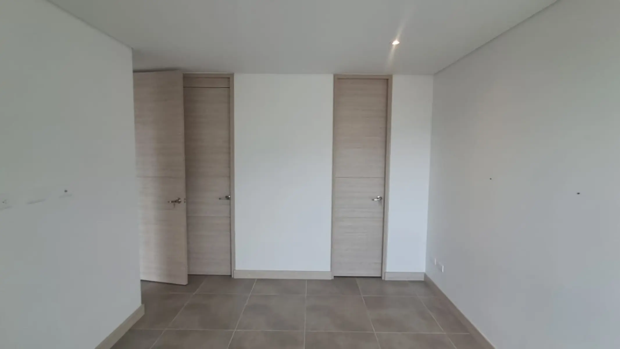 th.outside1200x1200.6aa80ac9ac132_infocdn__31113-10-1789392476jpg Apartamento en Arriendo en El Poblado, Medellín