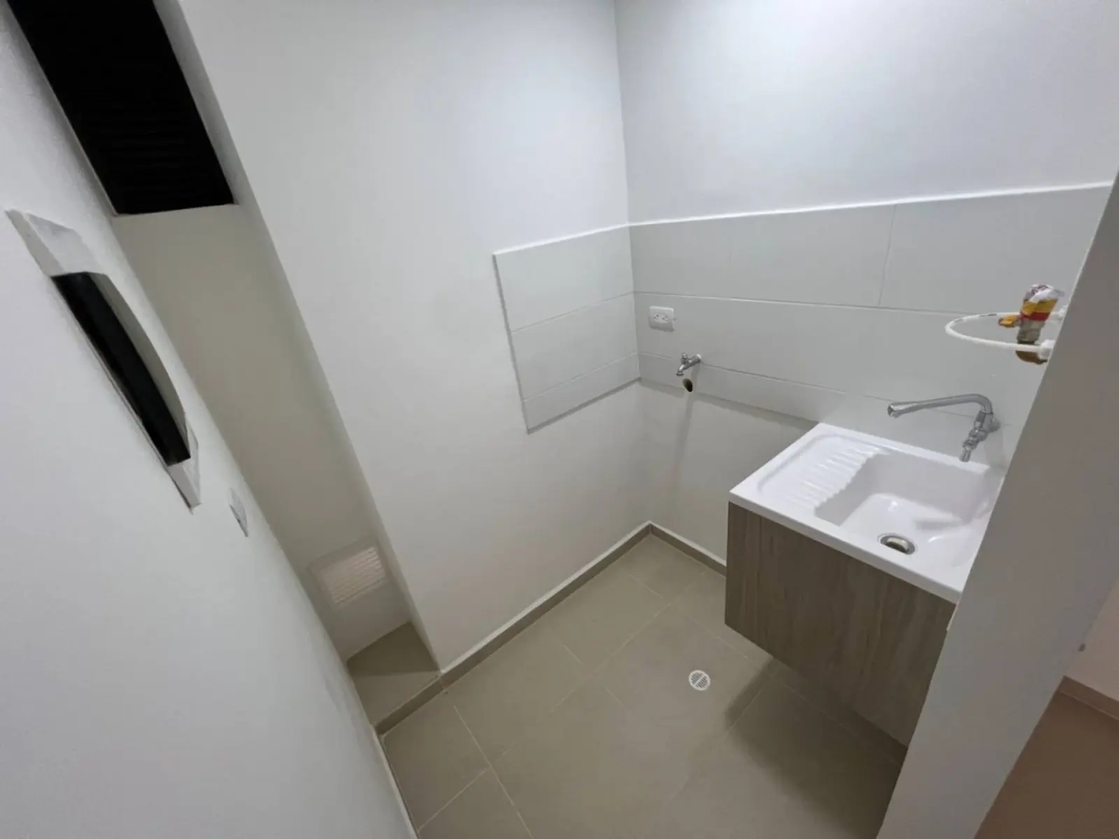 th.outside1200x1200.6ab1363d42030_infocdn__5023dbb6-84c0-4a3c-8739-45c525a45b40 Apartamento en Arriendo en Coaviconsa, Bucaramanga