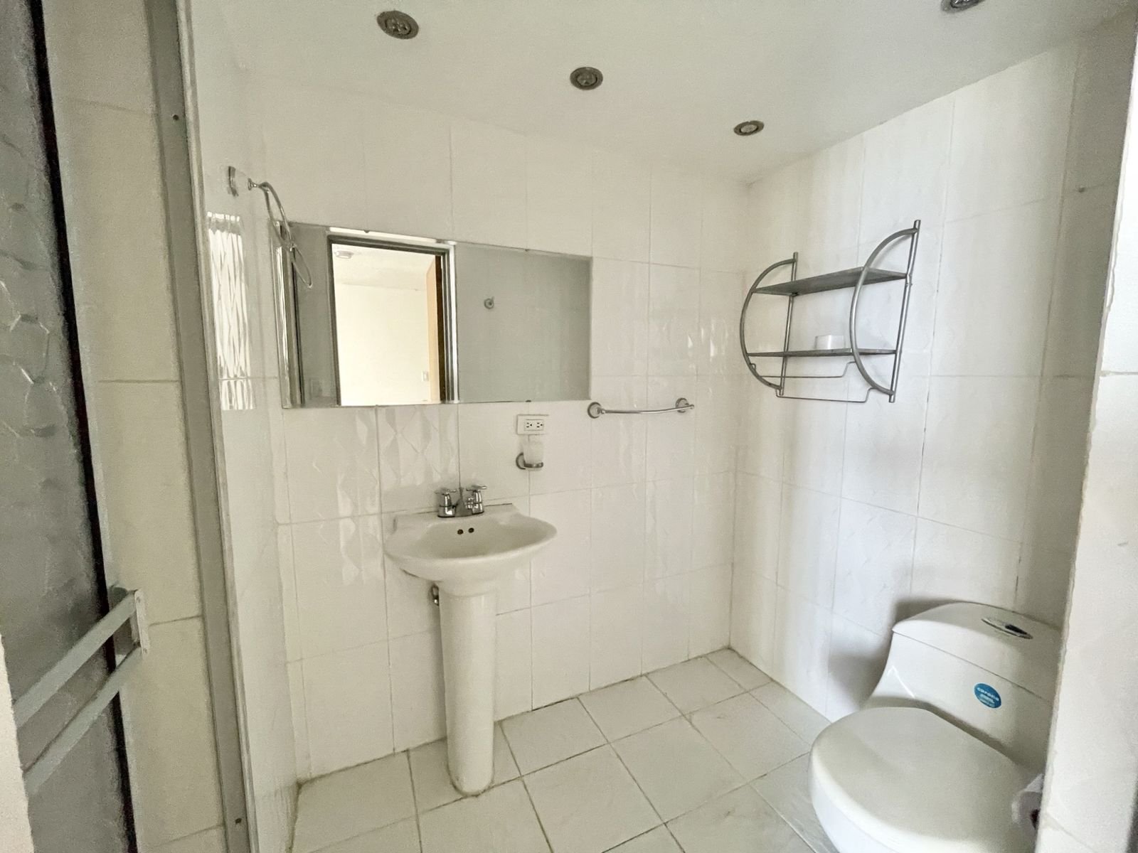 th.outside1200x1200.6ab27bd91a14f_infocdn__xeaslem4ib9glqutj7bxqvsaxa0uqvji8u8esbqrjpg Apartamento en Arriendo en Centro, Cali