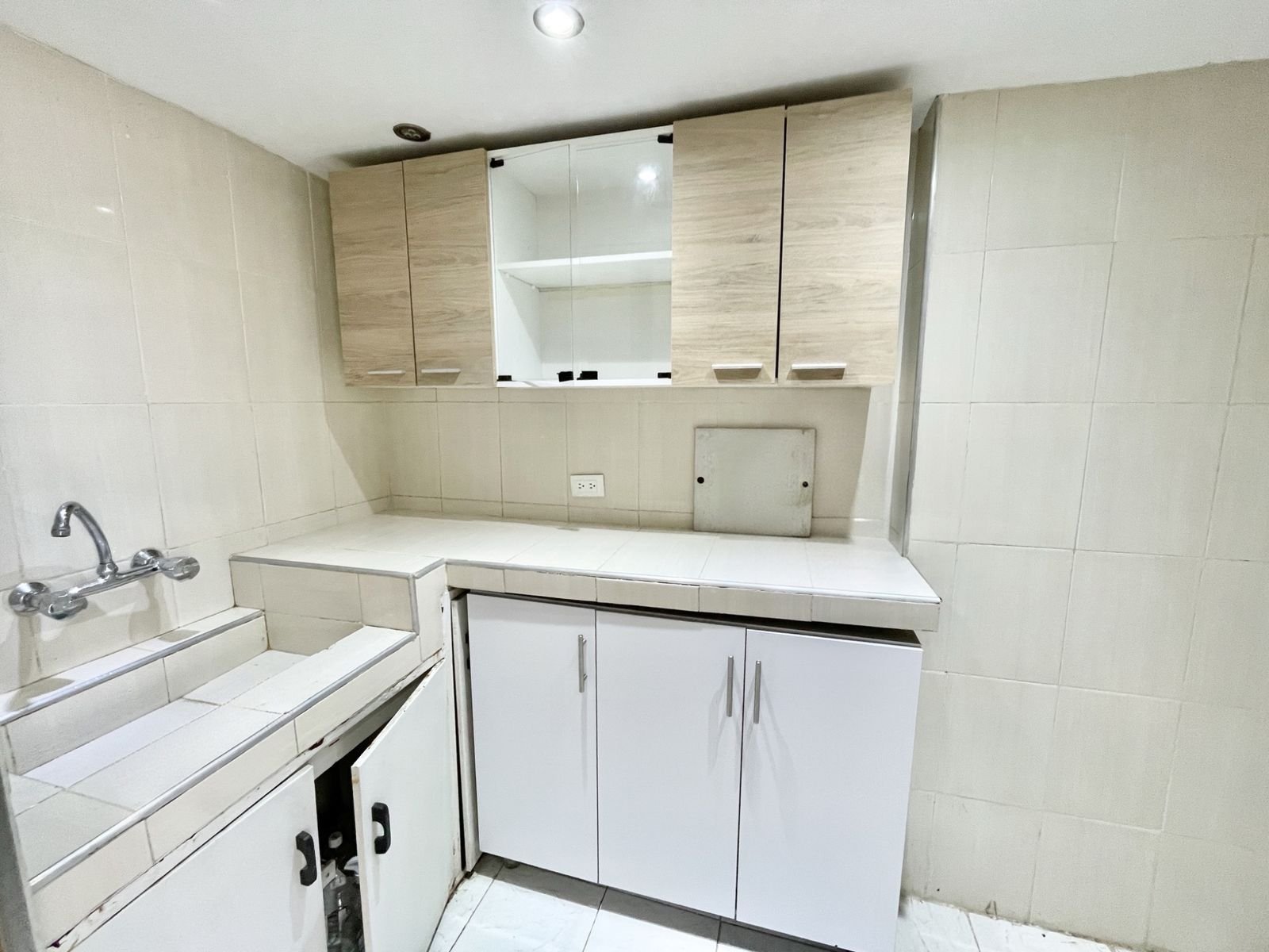 th.outside1200x1200.6ab27bd927882_infocdn__slcp75a3lewrgfh9o7rldgtn86yzvcp4kqtg1j4yjpg Apartamento en Arriendo en Centro, Cali