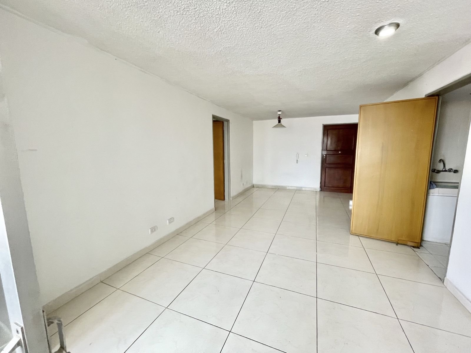 th.outside1200x1200.6ab27bd998ecc_infocdn__woasplecn41yk2atjb7ofds5qshsghte5jzbpfztjpg Apartamento en Arriendo en Centro, Cali