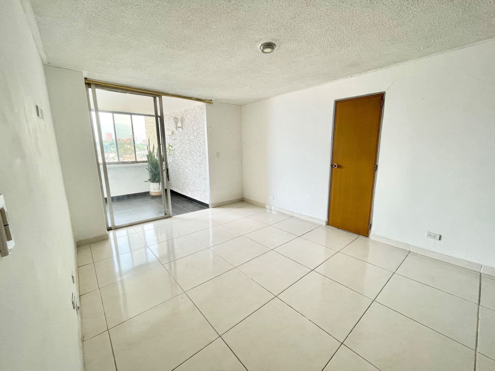 th.outside1200x1200.6ab27bda3e219_infocdn__clq11nc4ourj4isn8kdzc2ufv6g8wqz92qw21ipdjpg Apartamento en Arriendo en Centro, Cali