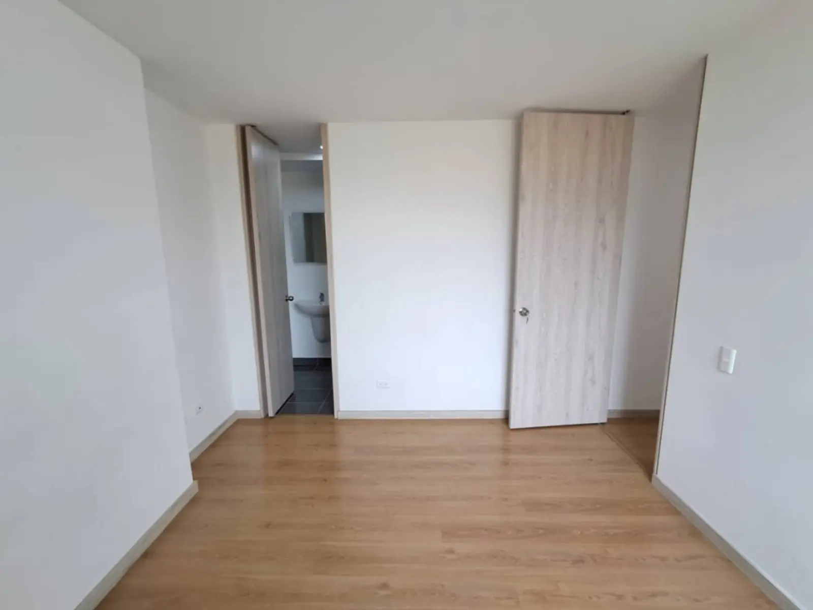 th.outside1200x1200.6ab2809199dcf_infocdn__7f44d911-0b74-4fef-b983-9bc3d6b08904 Apartamento en Arriendo en Machado, Copacabana