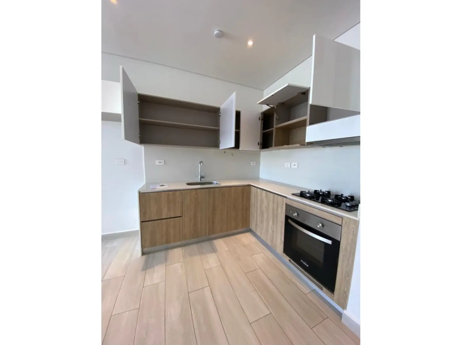 th.outside1200x1200.6ab282c29e880_infocdn__gr-venta-de-apartamento-en-salgue-1756291765-2098-6713jpeg Apartamento en Arriendo en Santa marta