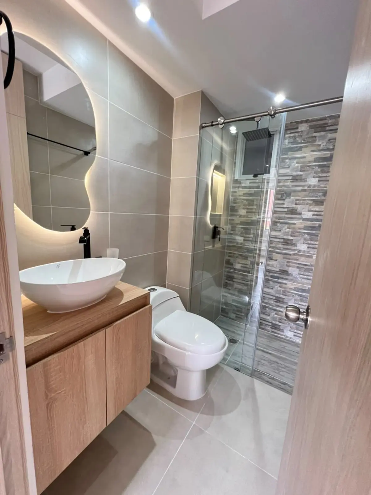th.outside1200x1200.6ab3c57beb374_infocdn__swgjut3tpwtzu016tsubpunp1qa4zreoaz2jb7rpjpg Apartamento en Arriendo en Villa Fatima, Cali